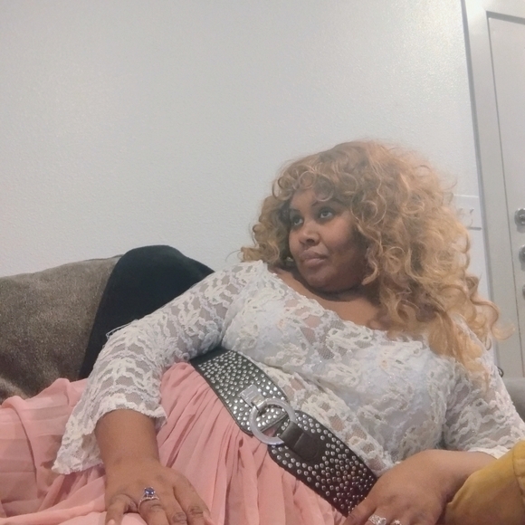 Cream Pink gown - Picture 9 of 11